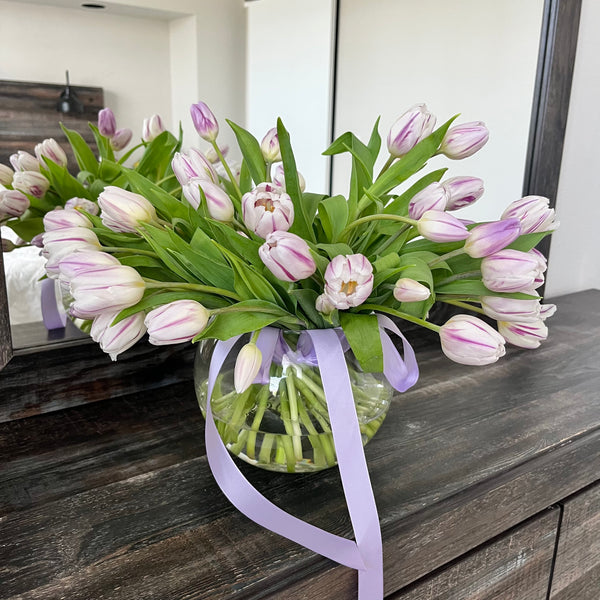 Tulip Glass Vase Bouquet. The photo shows a small size.